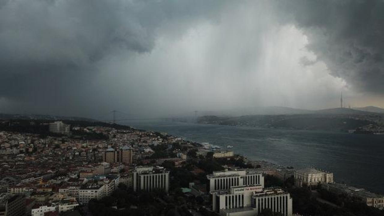 İstanbul'da Cuma Günü Gök Gürültülü Sağanak Yağış Bekleniyor