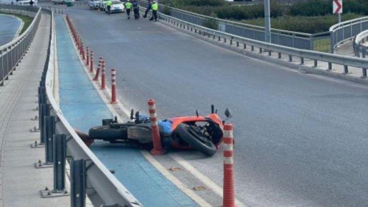 İzmir'de devrilen motosikletin s&uuml;r&uuml;c&uuml;s&uuml; Emine hayatını kaybetti