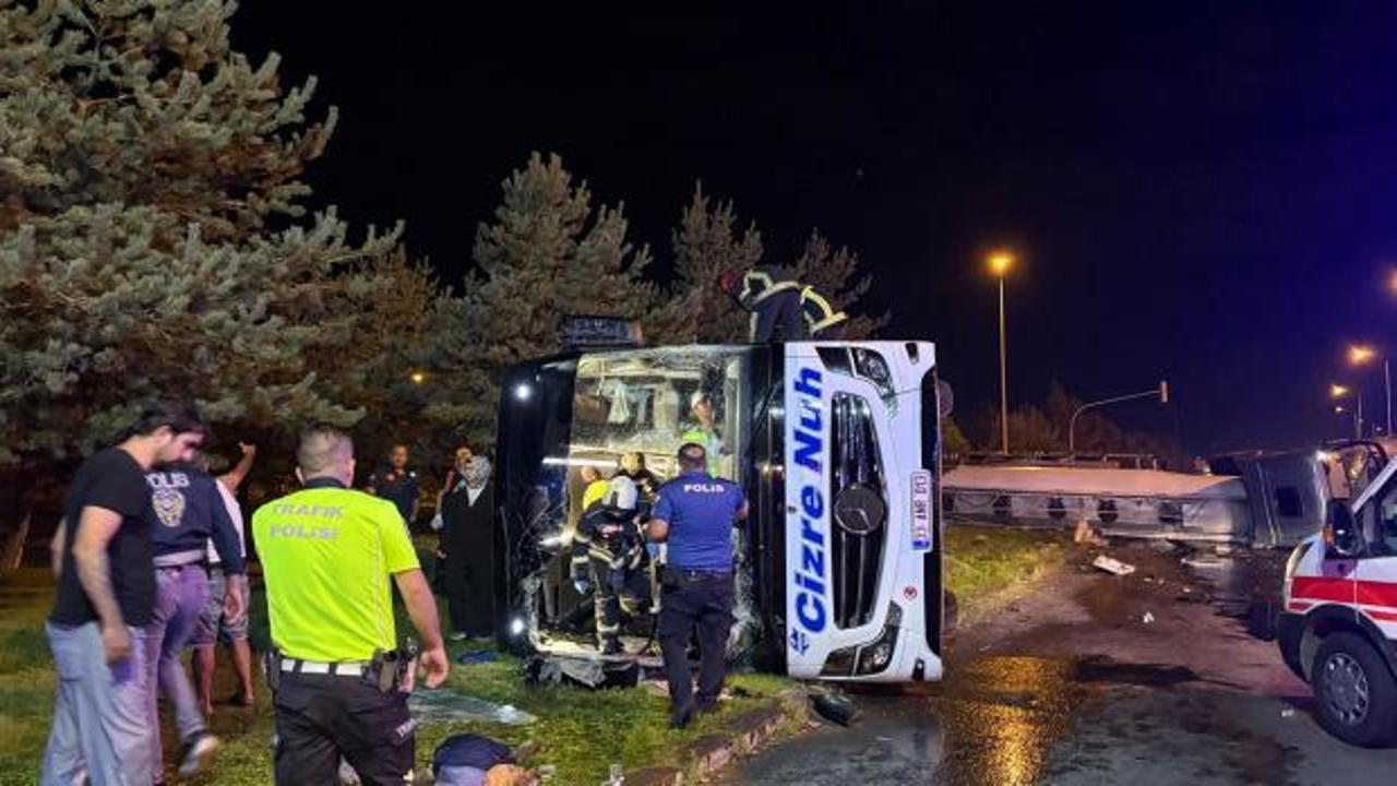 Kayseri&rsquo;de yolcu otob&uuml;s&uuml; yakıt tankeri ile &ccedil;arpıştı, yaralılar var