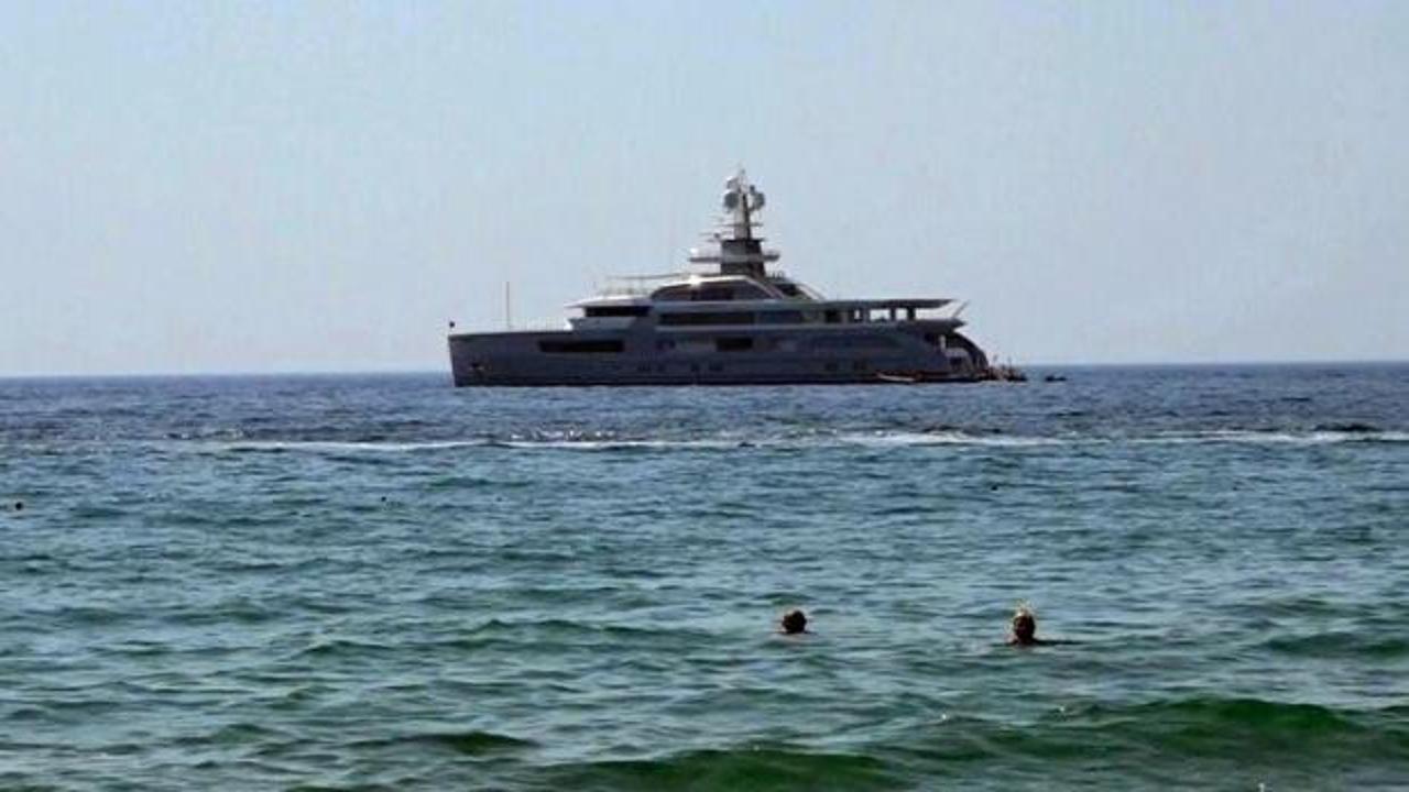 Kuşadası'na 250 milyon dolarlık mega yat demirlendi!