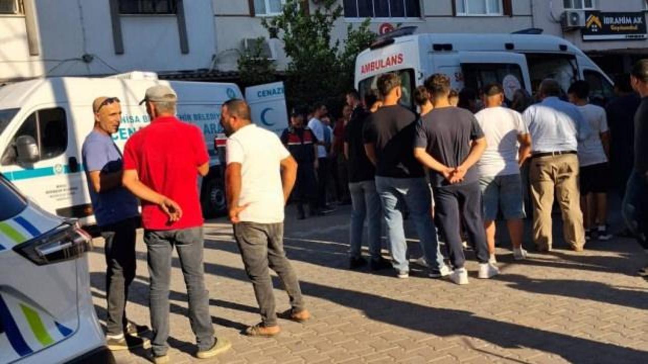 Manisa'da berber d&uuml;kkanına silahlı saldırı: 2 &ouml;l&uuml;