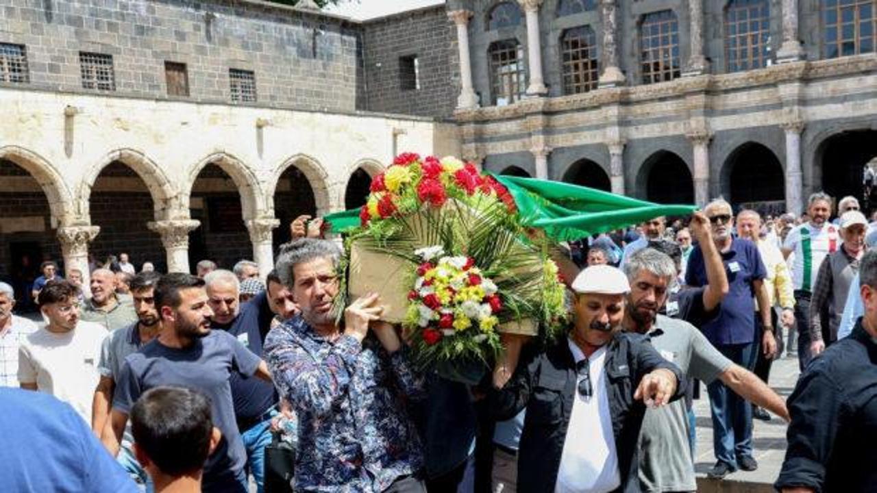 Mehdi Zana i&ccedil;in t&ouml;ren d&uuml;zenlendi