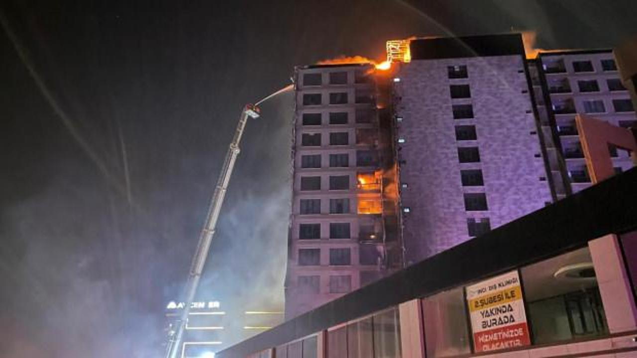 Son dakika: Diyarbakır'da plaza yangını! 