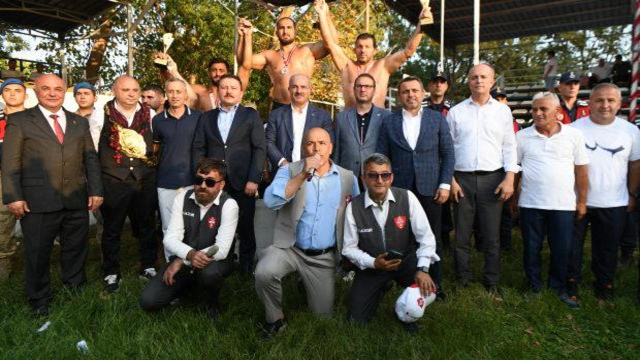 Tarihi &Ccedil;ardak Yağlı Pehlivan G&uuml;reşleri'nde başpehlivanlığı Feyzullah Akt&uuml;rk kazandı