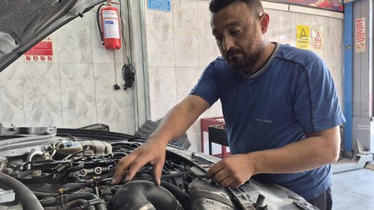 Otomatik vites ara&ccedil; alacaklar dikkat! Ustası a&ccedil;ıkladı: Şanzımanın &ouml;mr&uuml;n&uuml; uzatan y&ouml;ntem!