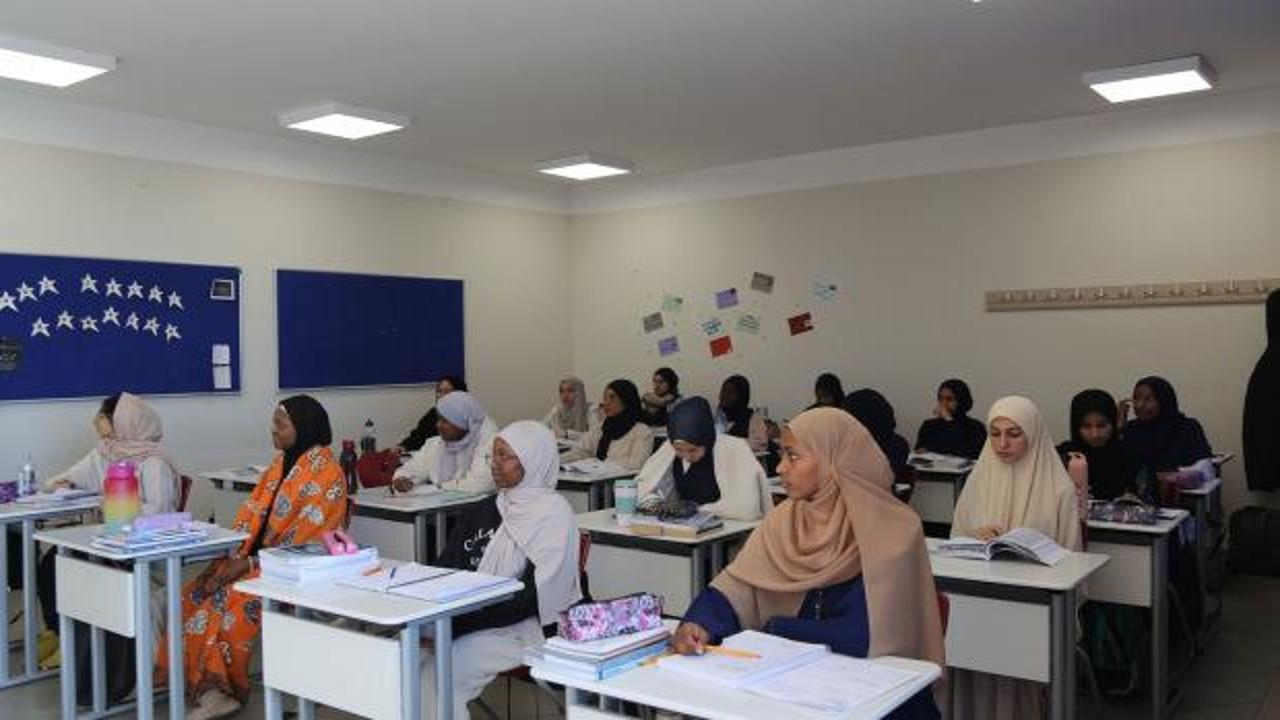 TDV, Diyanet Bursları&rsquo;yla yurt i&ccedil;i ve 114 &uuml;lkeden binlerce &ouml;ğrenciye destek oluyor