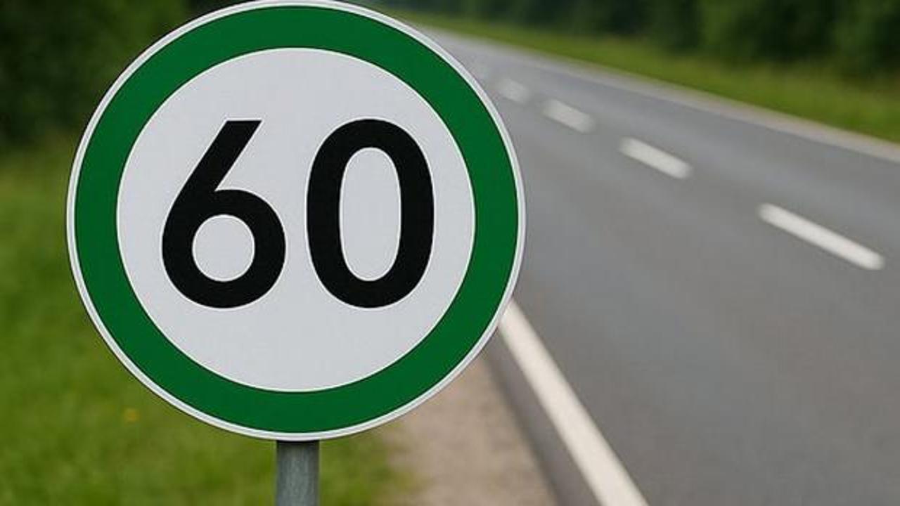 Yeni trafik levhası &ccedil;ıktı: T&uuml;m s&uuml;r&uuml;c&uuml;ler bu uyarıya dikkat etsin!