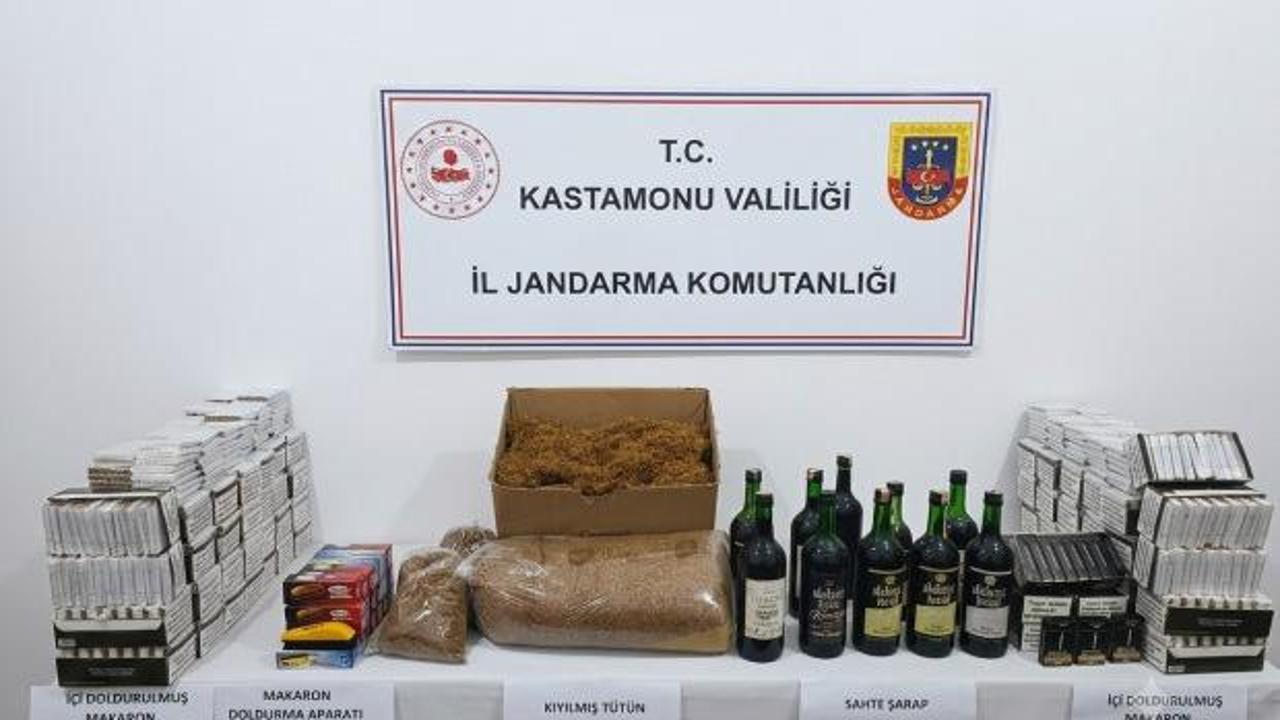 Vatandaşı zehirleyeceklerdi: 10 litre sahte i&ccedil;ki ele ge&ccedil;irildi!