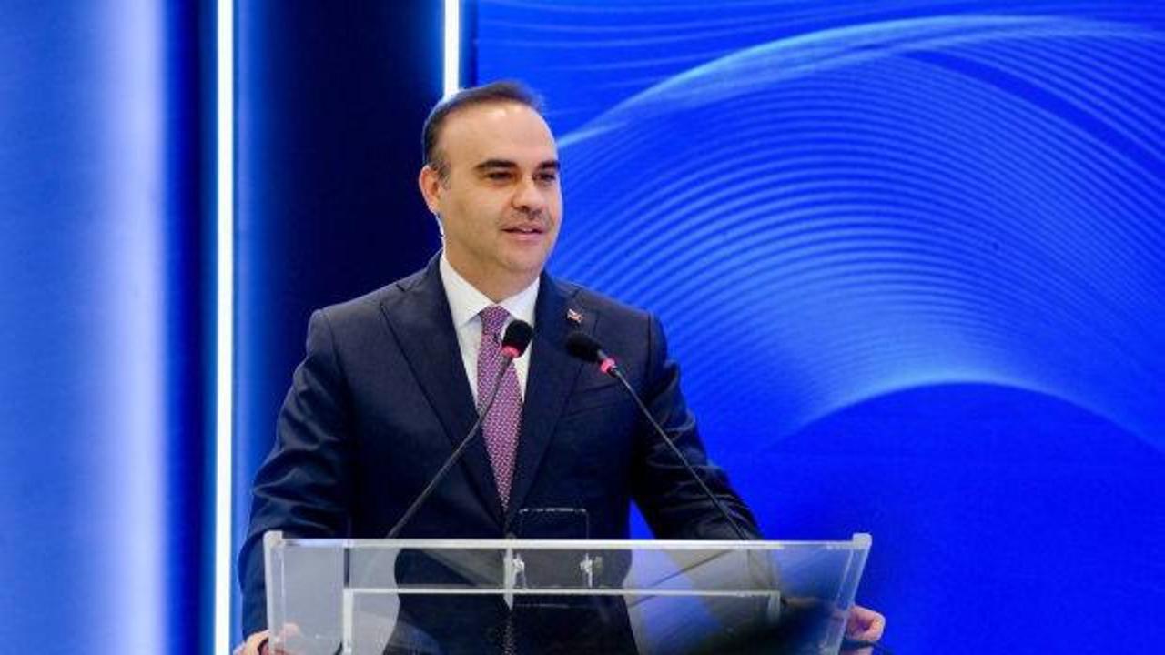 Bakan Kacır a&ccedil;ıkladı: T&uuml;rkiye ekonomisi 24 &ccedil;eyrektir kesintisiz b&uuml;y&uuml;yor