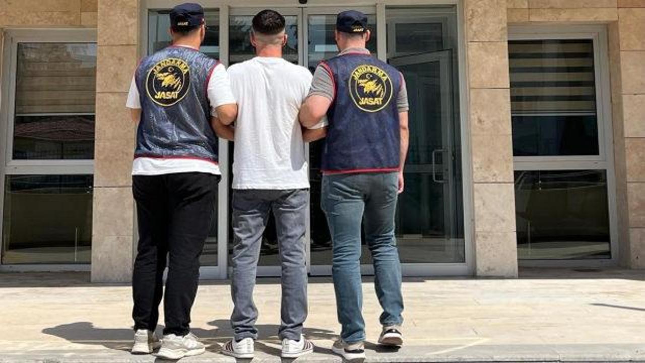 Adana'da 17 yıl hapis cezasıyla aranan h&uuml;k&uuml;ml&uuml; yakalandı