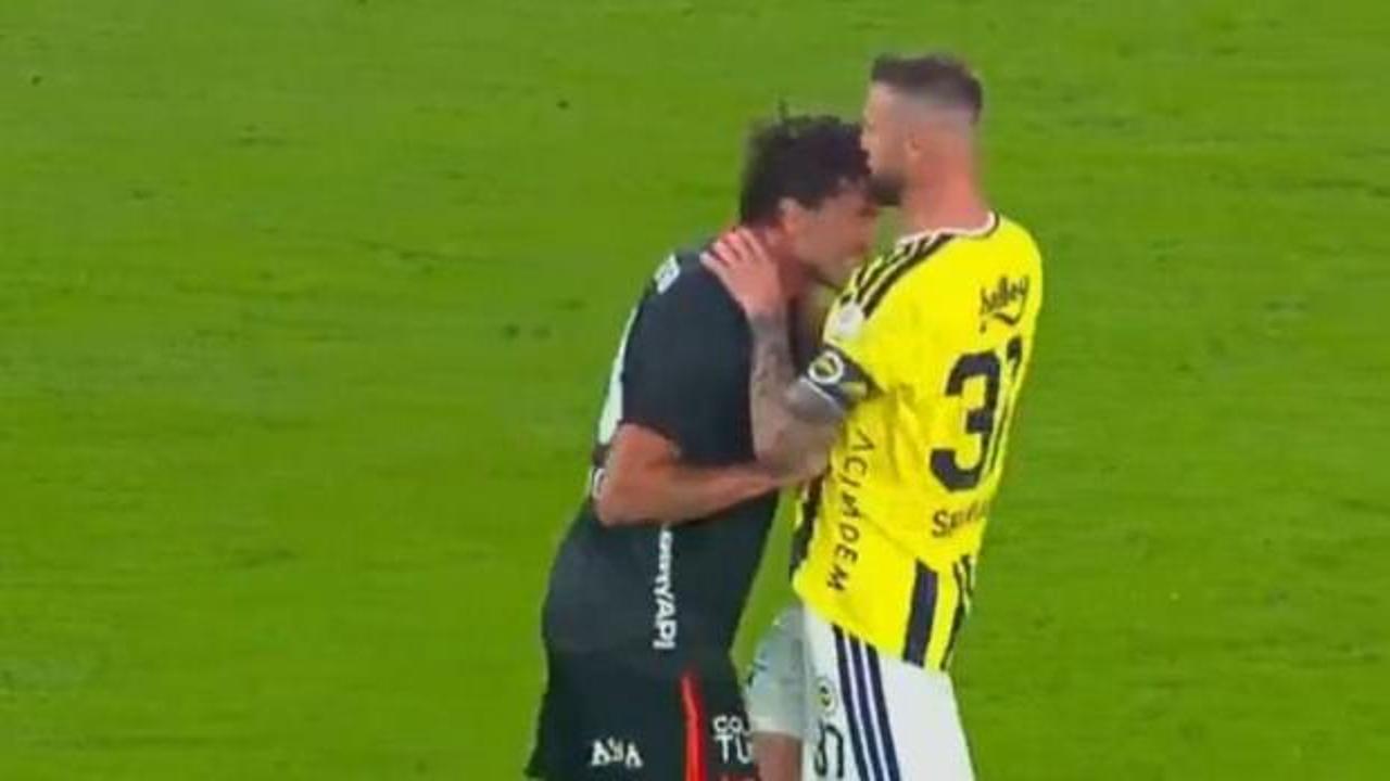 Kadık&ouml;y'de y&uuml;ksek tansiyon! Yıldızlar kavga etti