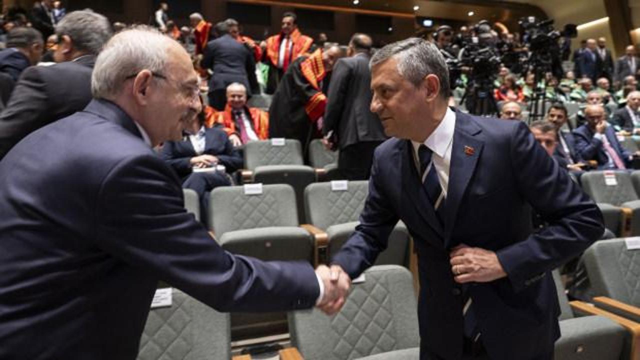 &Ouml;zg&uuml;r &Ouml;zel, Kılı&ccedil;daroğlu ile tokalaşmalarını a&ccedil;ıkladı: Kırgın ve k&uuml;sk&uuml;n&uuml;m