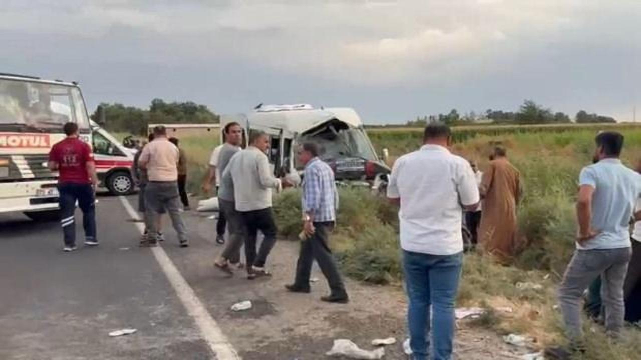 Tarım iş&ccedil;ilerini taşıyan minib&uuml;s sulama kanalına u&ccedil;tu: 19 yaralı