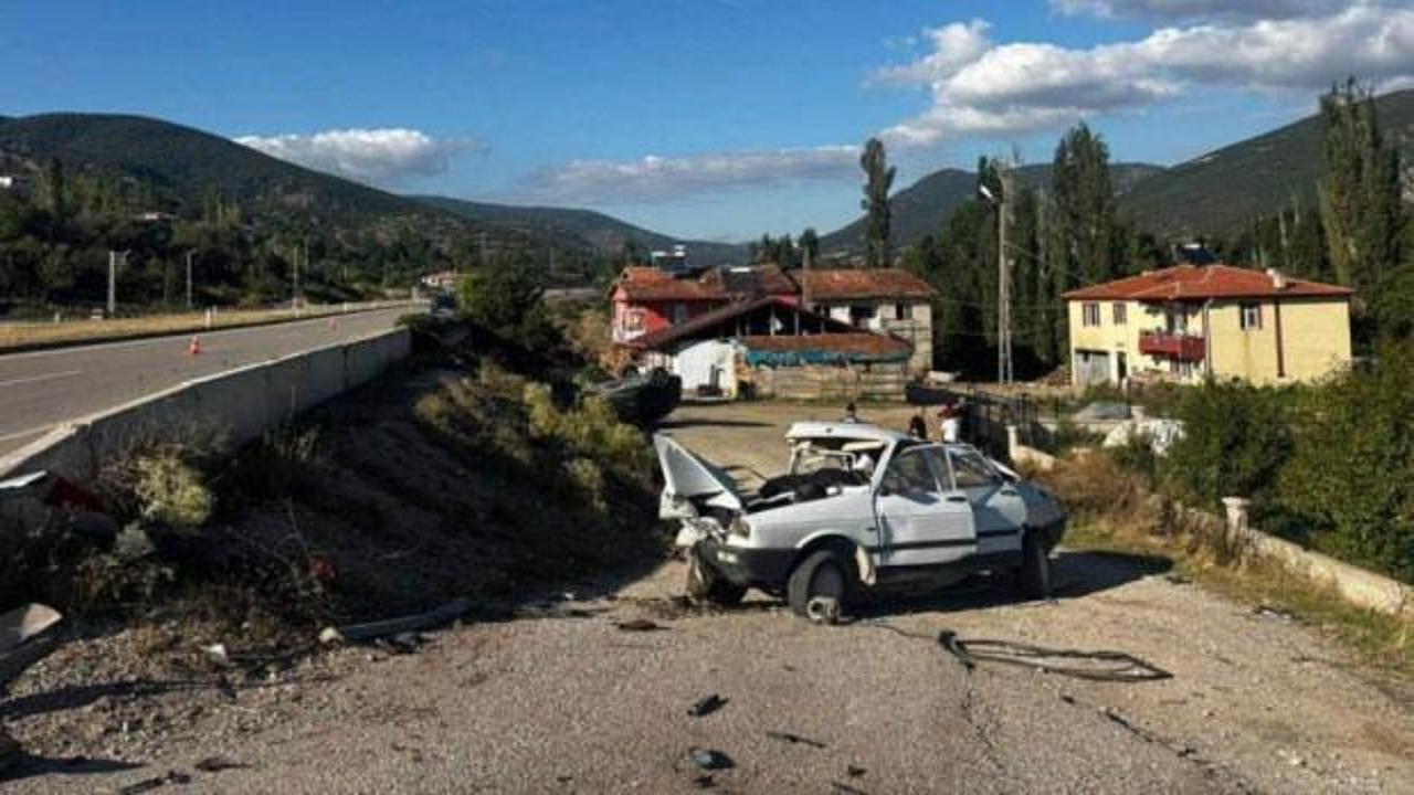 Tokat'ta iki otomobil &ccedil;arpıştı: 1 &ouml;l&uuml;, 3 yaralı