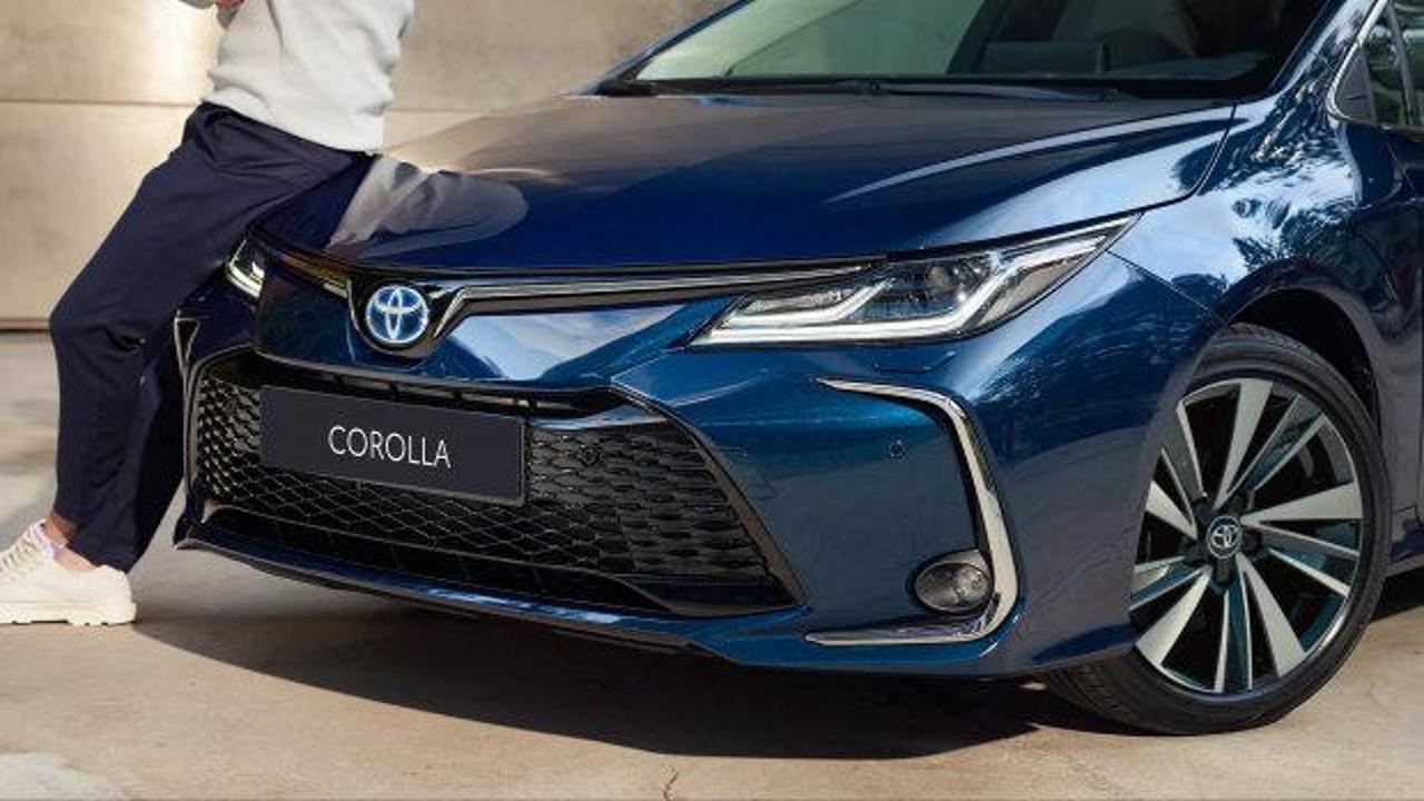 Toyota eyl&uuml;l fiyatlarını a&ccedil;ıkladı: Corolla'da 791 bin TL indirim