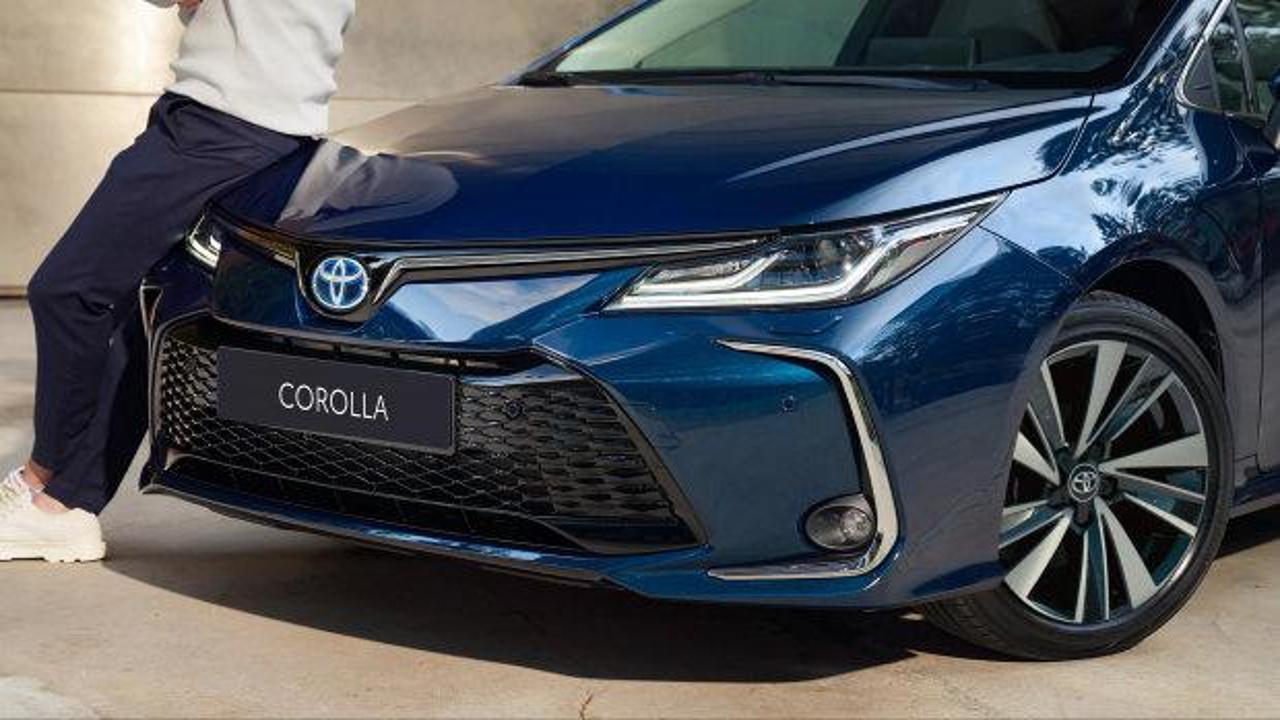 Toyota eyl&uuml;l fiyatlarını a&ccedil;ıkladı: Corolla'da 791 bin TL indirim