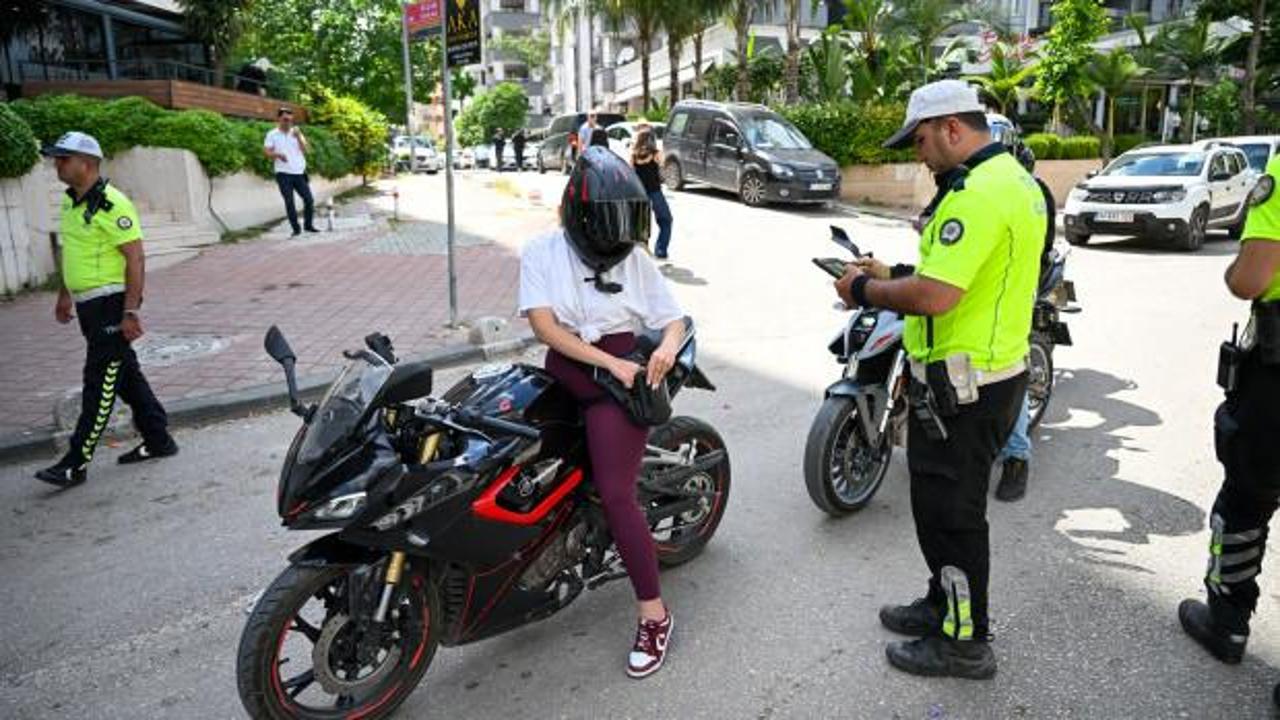 Trafikte yeni d&ouml;nem! Motosikletli s&uuml;r&uuml;c&uuml;ler i&ccedil;in d&uuml;ğmeye basıldı