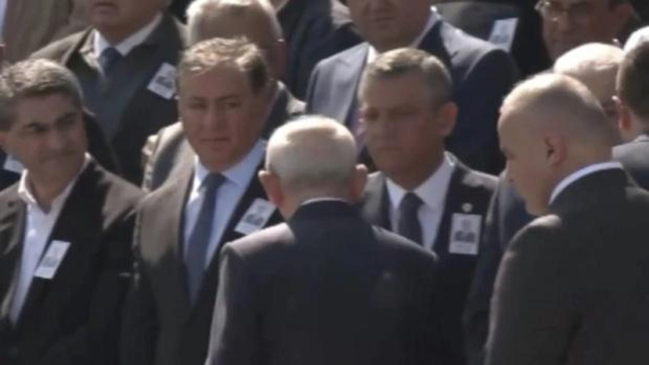 Mehmet Cevdet Selvi için TBMM'de tören; Kılıçdaroğlu ile Özgür Özel tokalaştı
