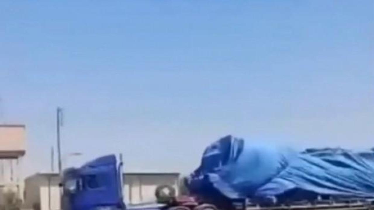 YPG'nin teslim ettiği silahlar Halep'e taşınıyor