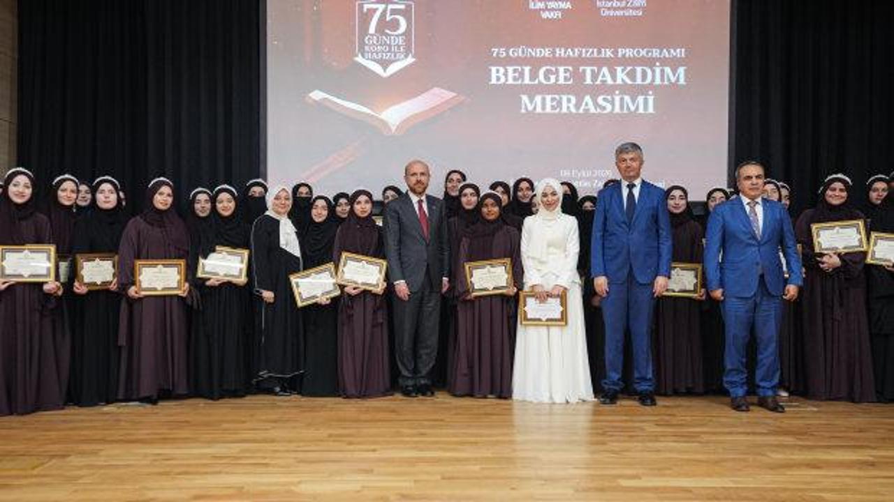 40 kız &ouml;ğrenci 75 g&uuml;nde hafızlık belgelerini aldı