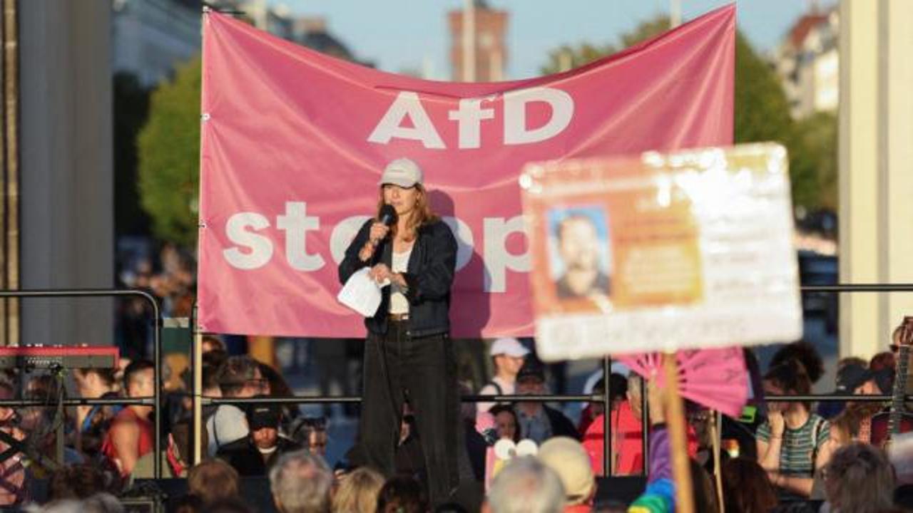Almanya&rsquo;da aşırı sağ depremi: AfD y&uuml;zde 44&rsquo;e dayandı, &uuml;lke sokaklara d&ouml;k&uuml;ld&uuml;!