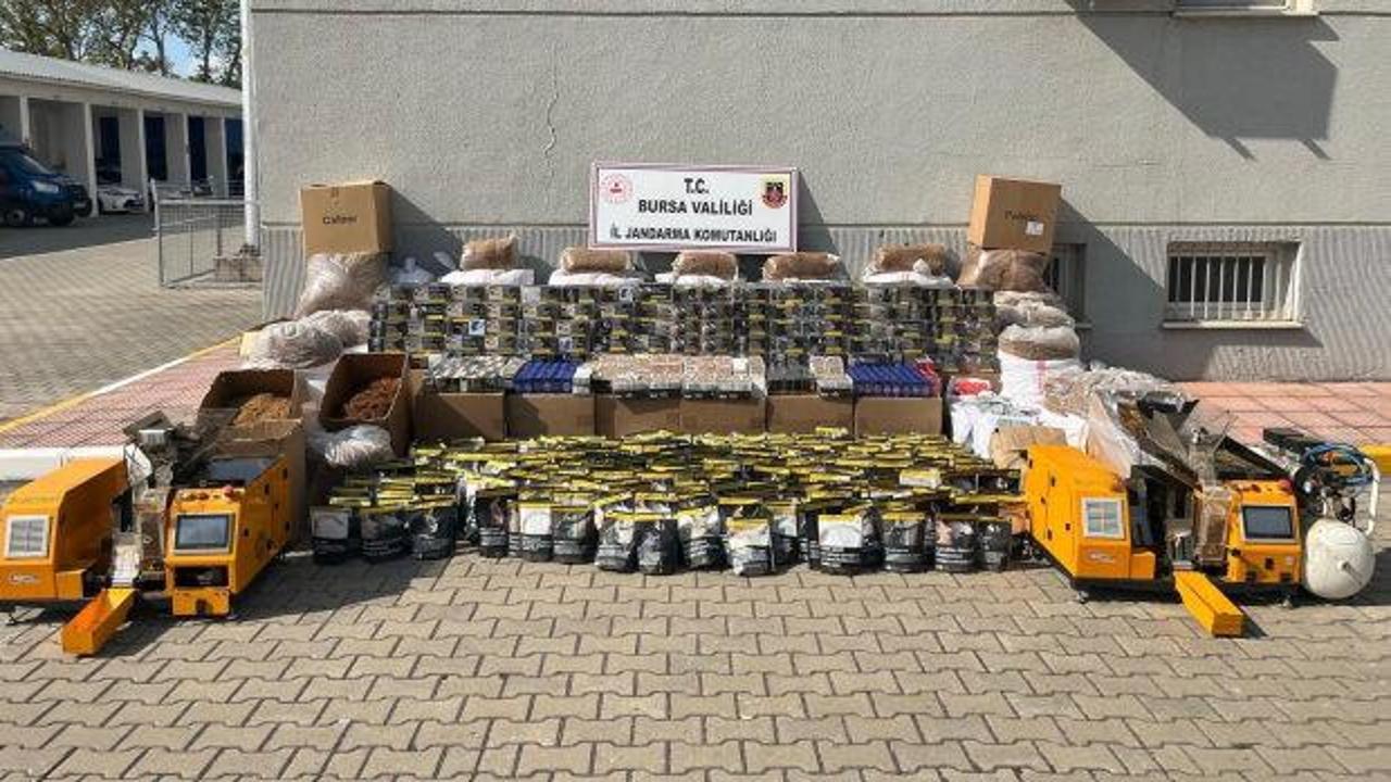 Bursa&rsquo;da 3,2 milyon TL&rsquo;lik ka&ccedil;ak t&uuml;t&uuml;n ve sigara ele ge&ccedil;irildi