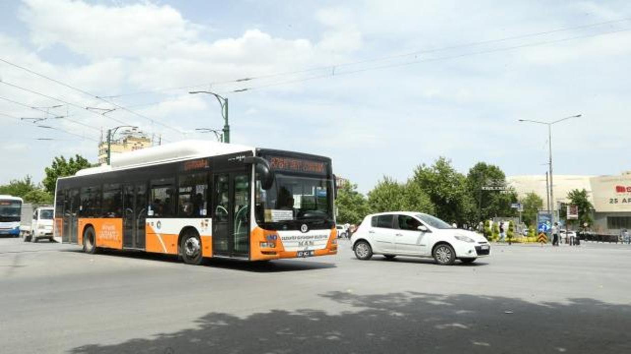 B&uuml;y&uuml;kşehir'den eğitimin ilk g&uuml;n&uuml;nde &uuml;cretsiz ulaşım