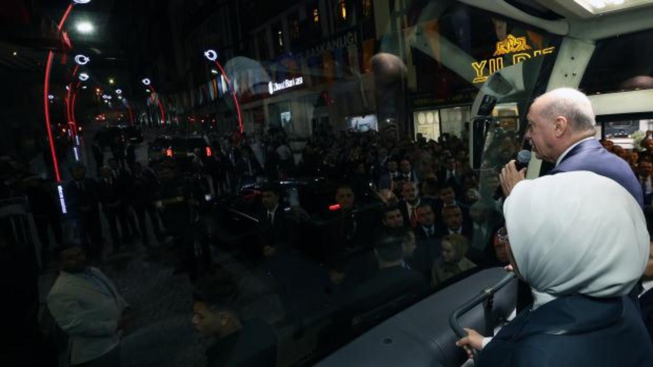Cumhurbaşkanı Erdoğan Rize'de: İnşallah se&ccedil;imleri başarıyla atlatacağız