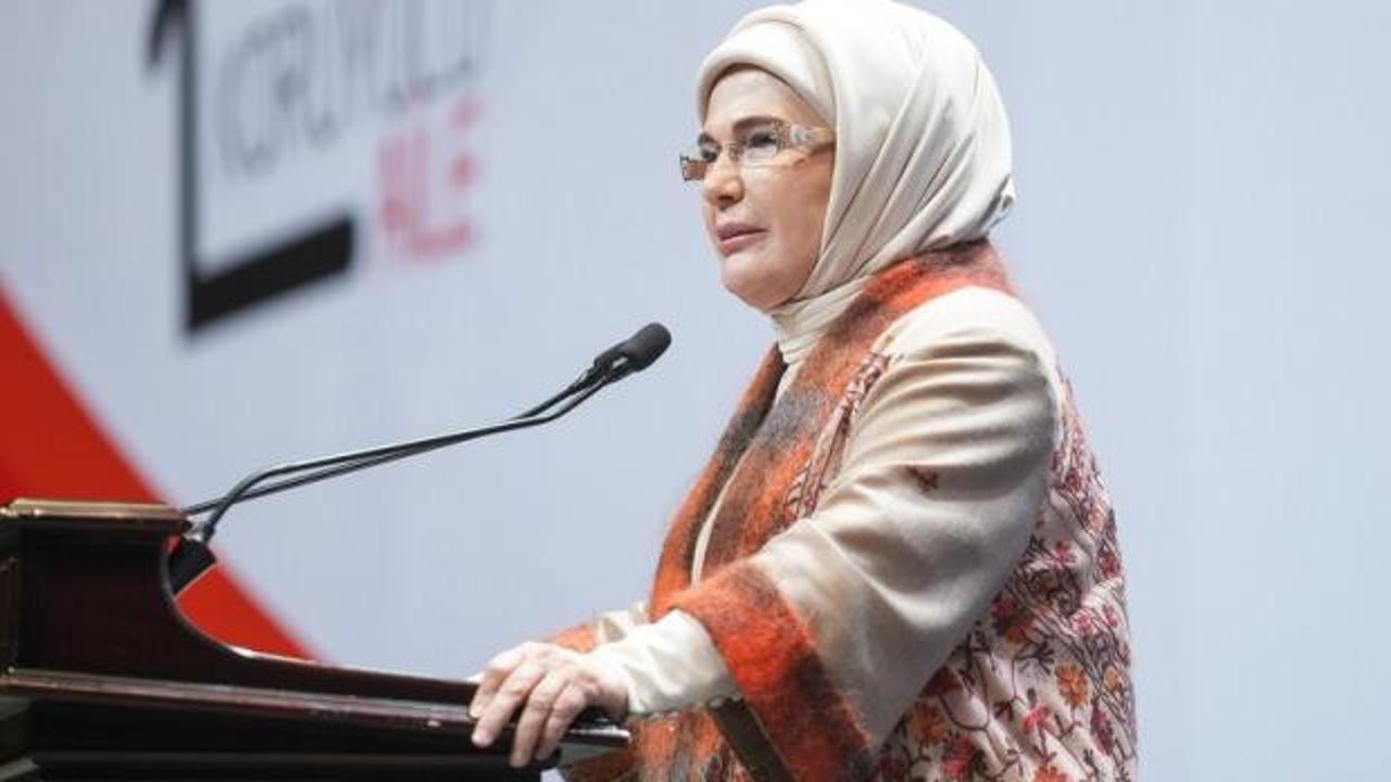 Emine Erdoğan: Bug&uuml;n kalem tutan her el verilen emeğin en g&uuml;zel karşılığı