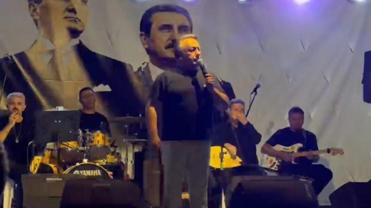 İsmail T&uuml;r&uuml;t sahnede ateş p&uuml;sk&uuml;rd&uuml;: İstanbul&rsquo;u b.k g&ouml;t&uuml;r&uuml;yor