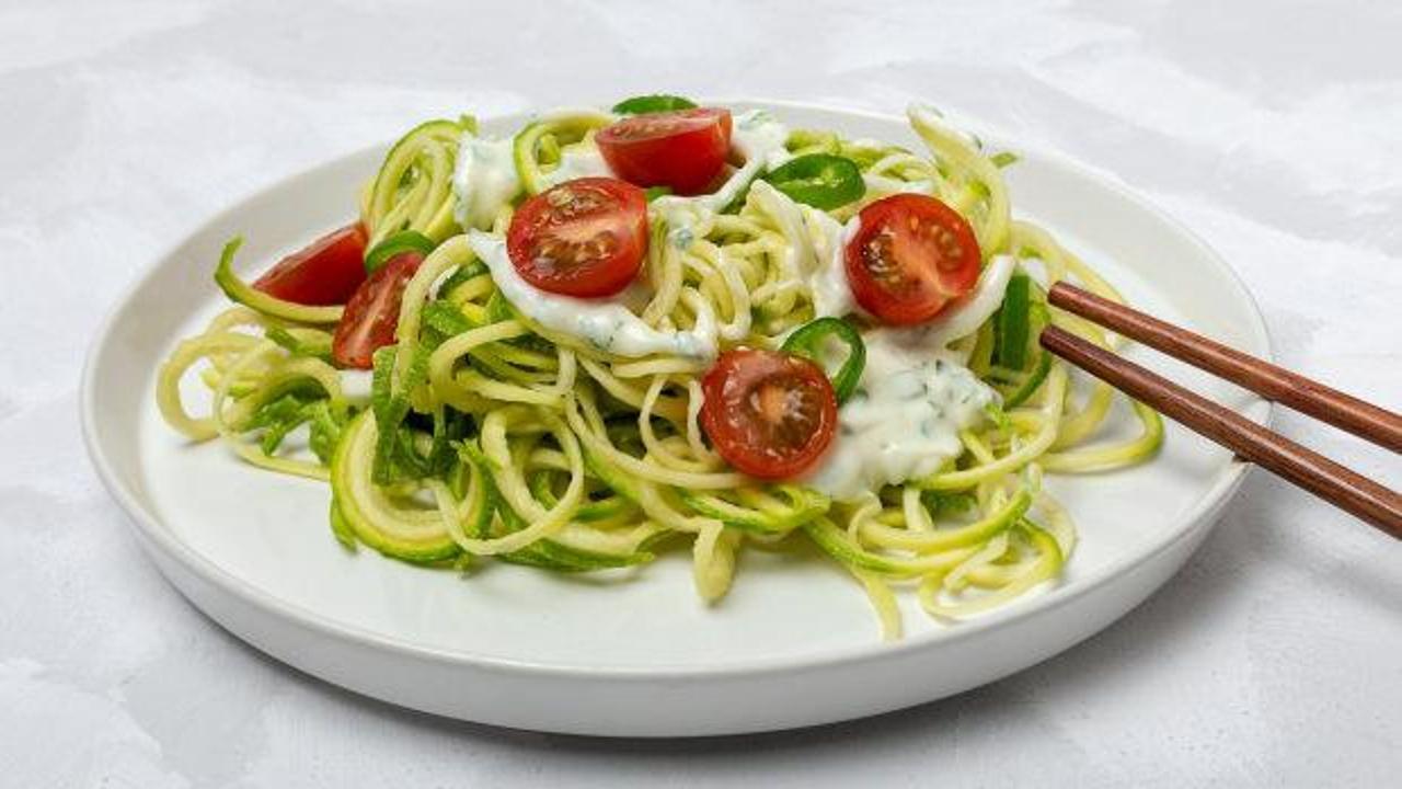 Kabağı bir de b&ouml;yle deneyin! Dakikalar i&ccedil;inde kabak spagetti