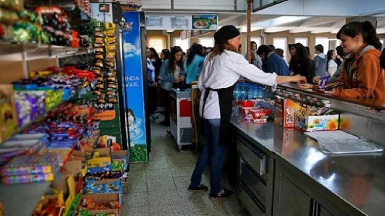 Okul kantinlerinde ezber bozan karar: Bu &uuml;r&uuml;nler yasaklandı! İşte yeni d&ouml;nemin kuralları