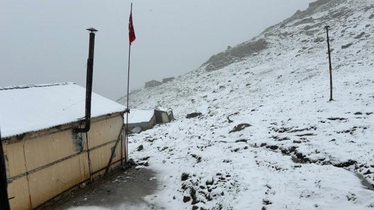 Rize'de yılın ilk karı lapa lapa yağdı