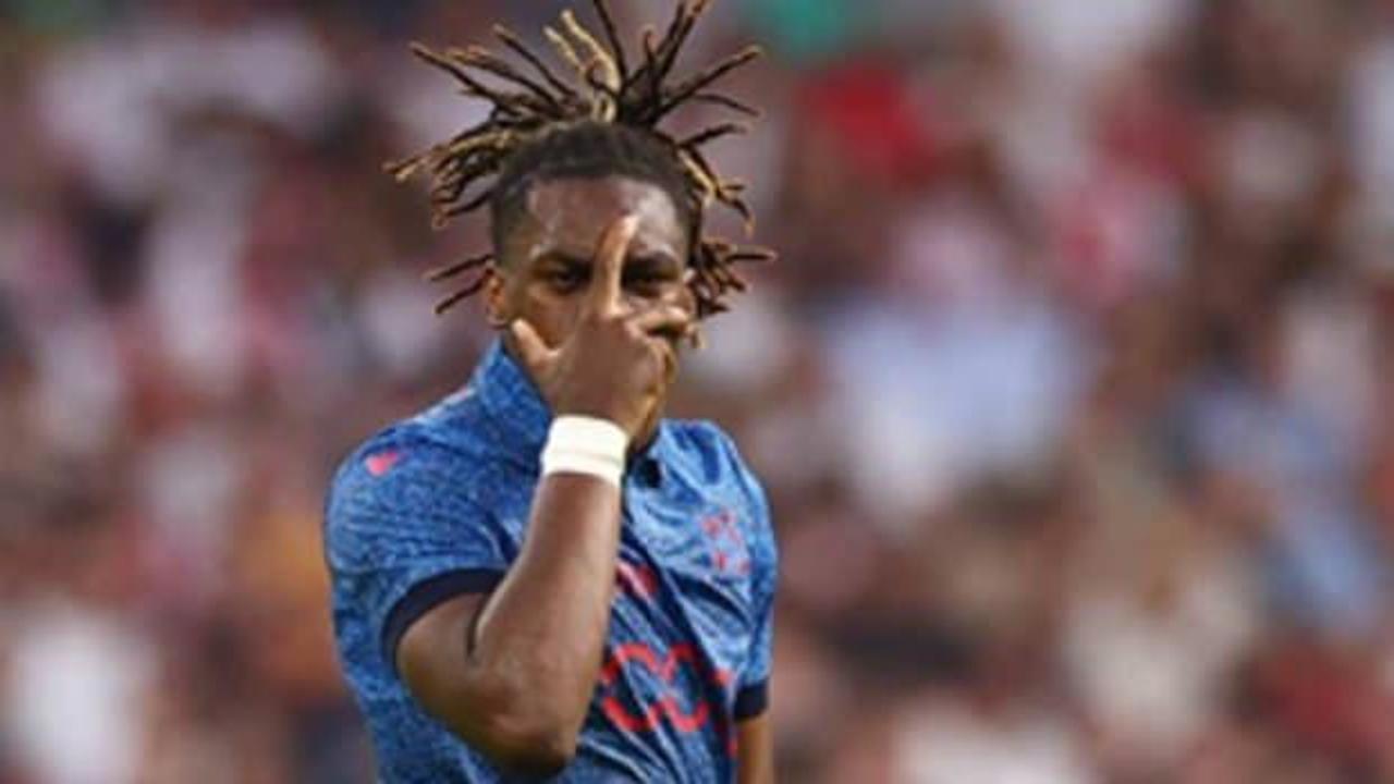 S&uuml;per Lig devinin 30 milyon euro teklif ettiği golc&uuml;y&uuml; başkan bizzat a&ccedil;ıkladı!