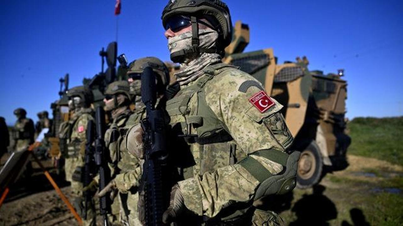 T&uuml;rk ordusu tarafından eğitildiler! &Uuml;lkenin liderinden orduya talimat! B&ouml;lgede yeni d&ouml;nem