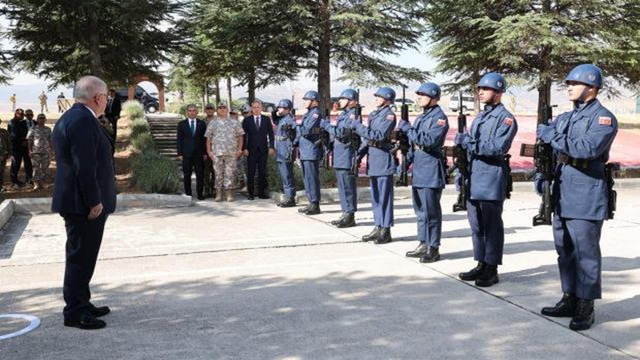 Bakan G&uuml;ler, Afyonkarahisar'da birlikleri denetledi
