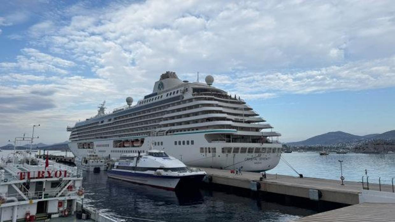Bodrum&rsquo;a 693 yolcusuyla geldi