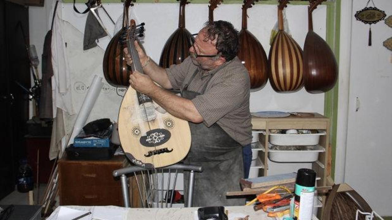 "Yapamazsın" dediler: İnat uğruna 31 yıllık enstr&uuml;man ustası oldu