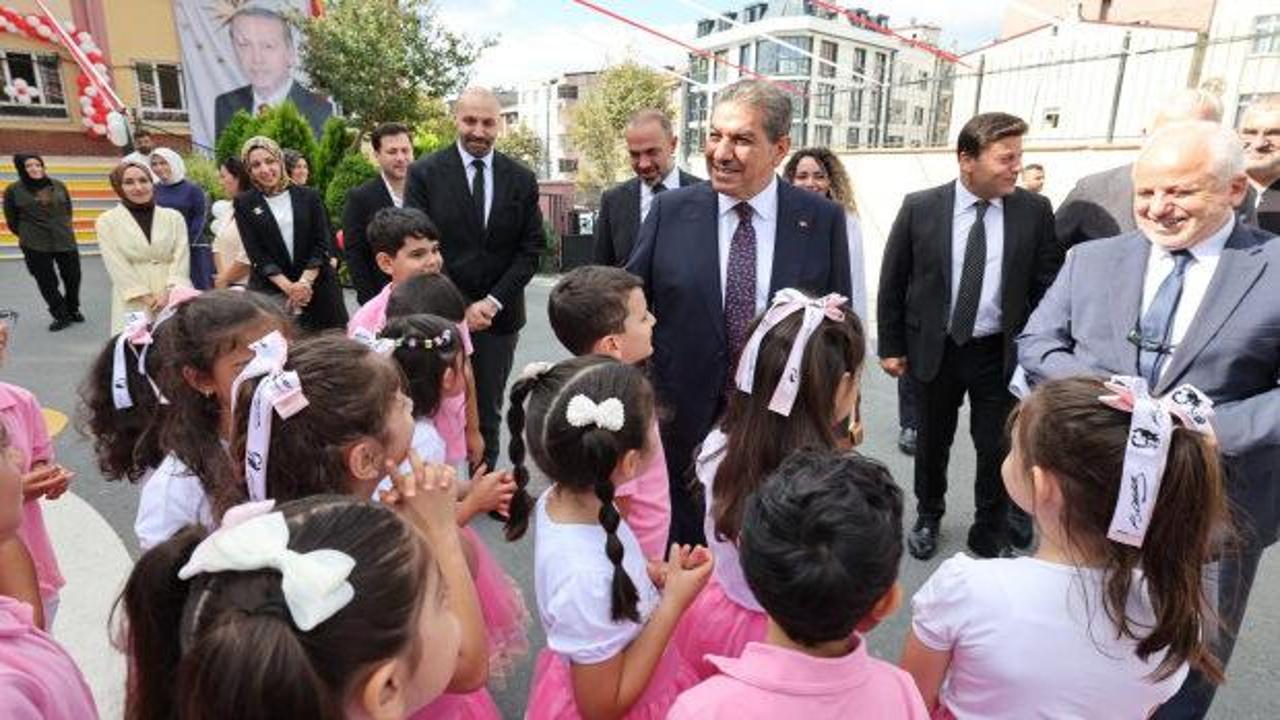 Esenler Belediyesi'nde geri d&ouml;n&uuml;ş&uuml;mden eğitime 8,5 milyon defter