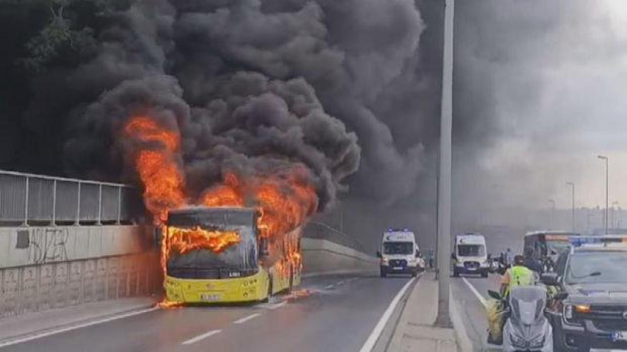 Faciadan d&ouml;n&uuml;ld&uuml;! İETT otob&uuml;s&uuml; alev alev yandı!