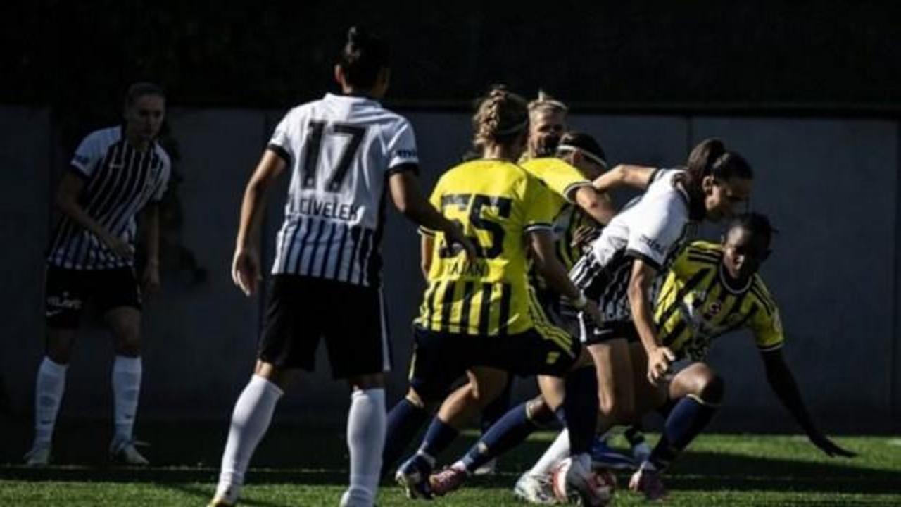 Fenerbah&ccedil;e derbide Beşiktaş'ı 3 farkla ge&ccedil;ti