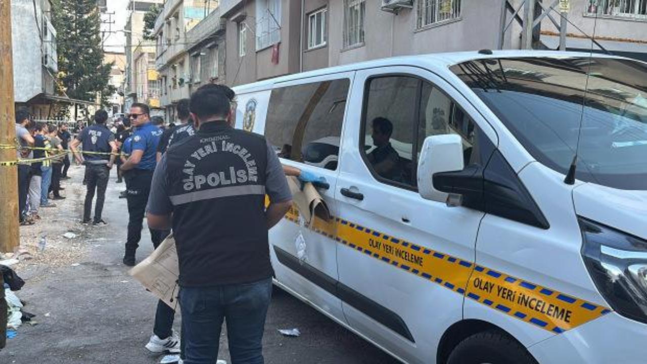 Gaziantep'te dehşet! Karısın &ouml;ld&uuml;rd&uuml;, 3'&uuml; &ccedil;ocuk 4 kişiyi yaraladı