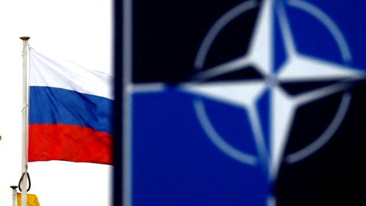 Rus fırkateyni Danimarka helikopterine işaret fişeği attı
