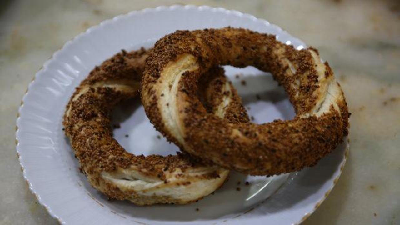 Ordulu fırıncı hamsili simit yaptı