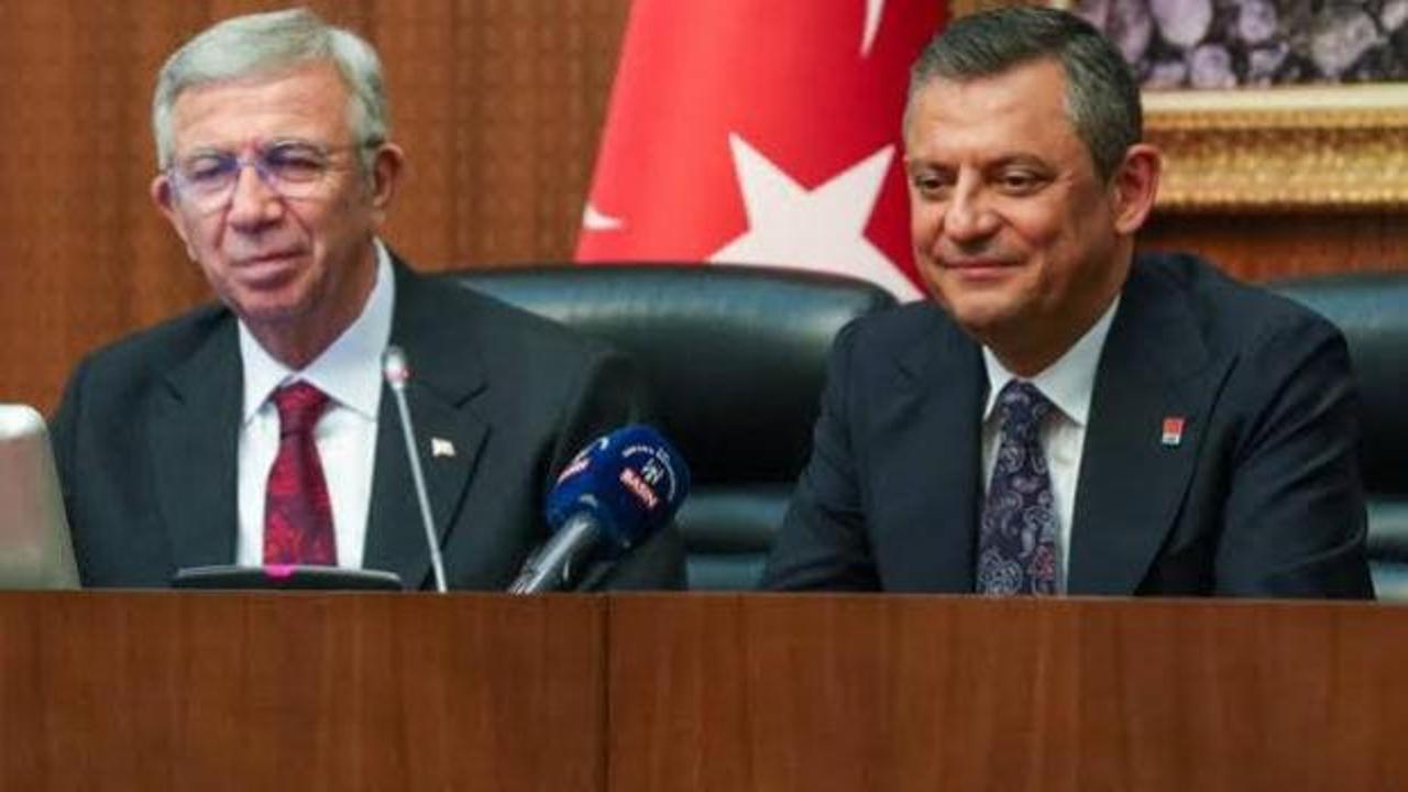 CHP'nin 103. yıl resepsiyonunda Mansur Yavaş-Özgür Özel gerilimi