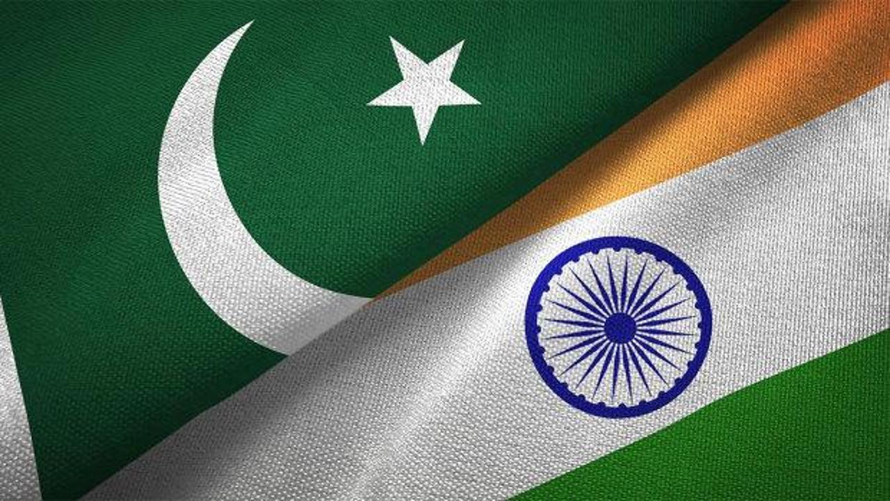 Savaş gemileri &ccedil;arpıştı: Pakistan ve Hindistan gerilimi y&uuml;kseldi