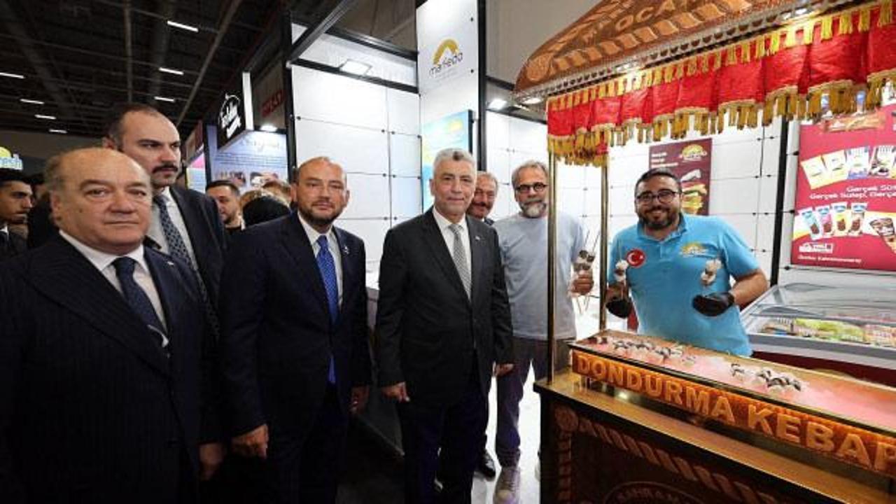 Bakan Bolat 21. M&Uuml;SİAD Uluslararası Fuarı'nda iş insanlarıyla bir araya geldi