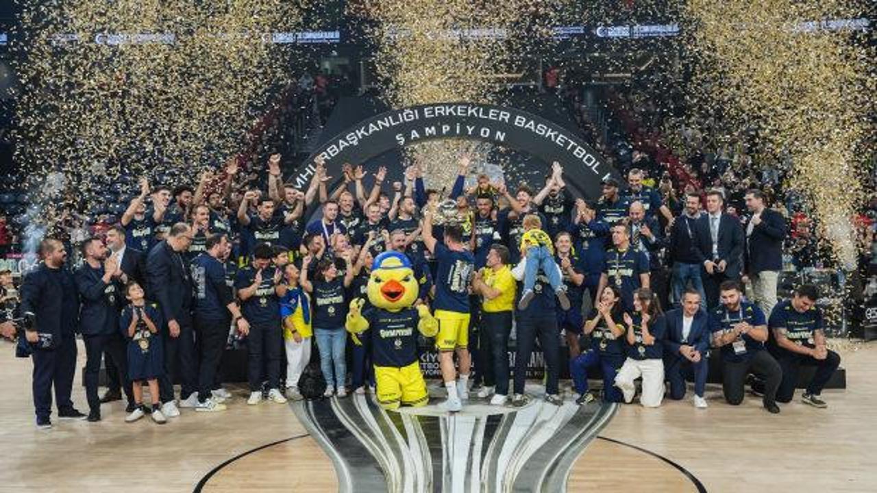 Derbide Beşiktaş'ı devirdiler! Cumhurbaşkanlığı Kupası'nda şampiyon Fenerbahçe