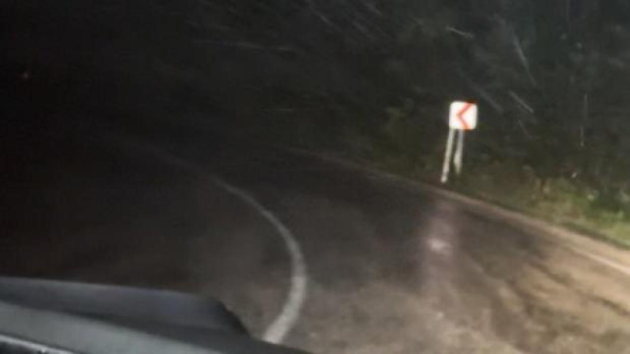 Eyl&uuml;l ayında kar s&uuml;rprizi! Bir anda yağmaya başladı