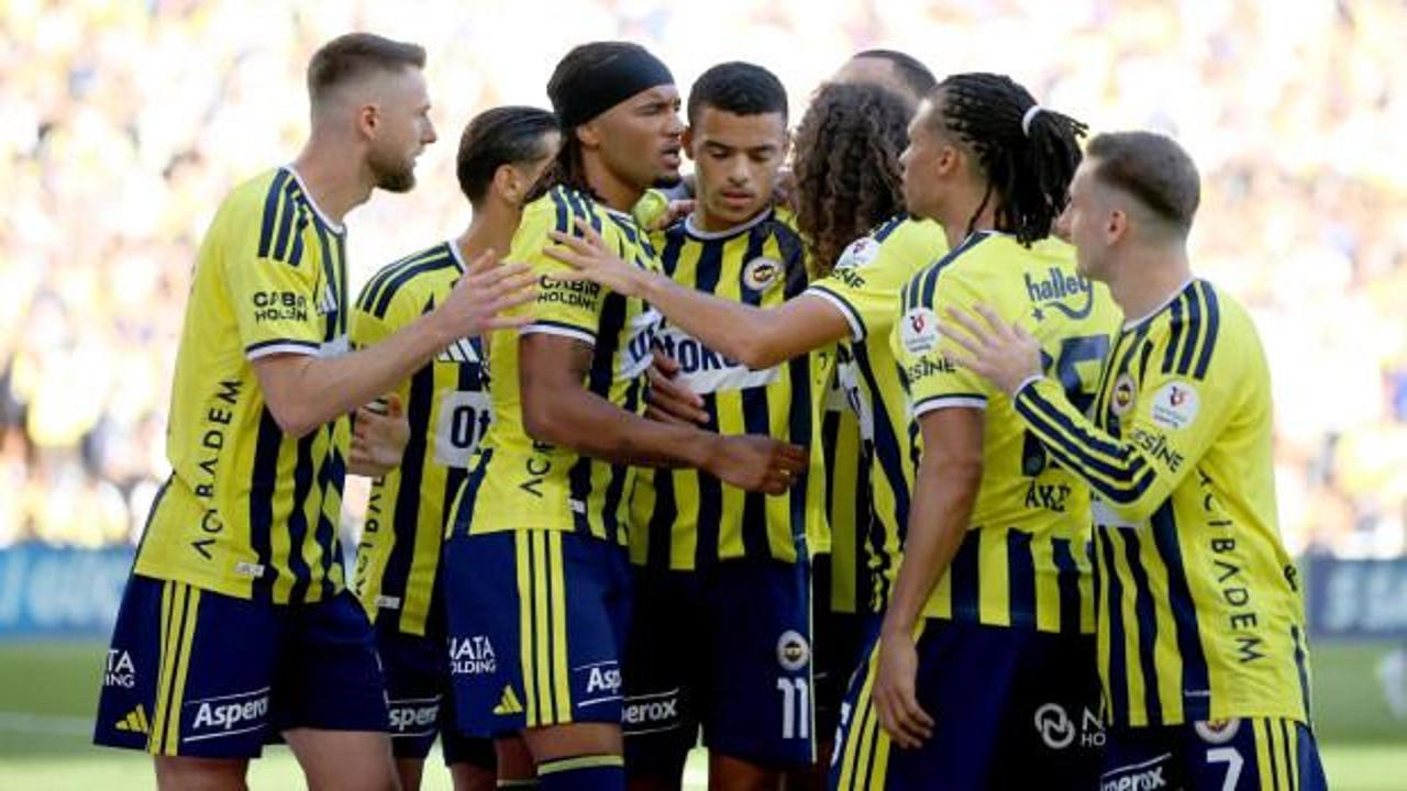 Fenerbah&ccedil;e 4 b&uuml;y&uuml;kler arasında zirvede!